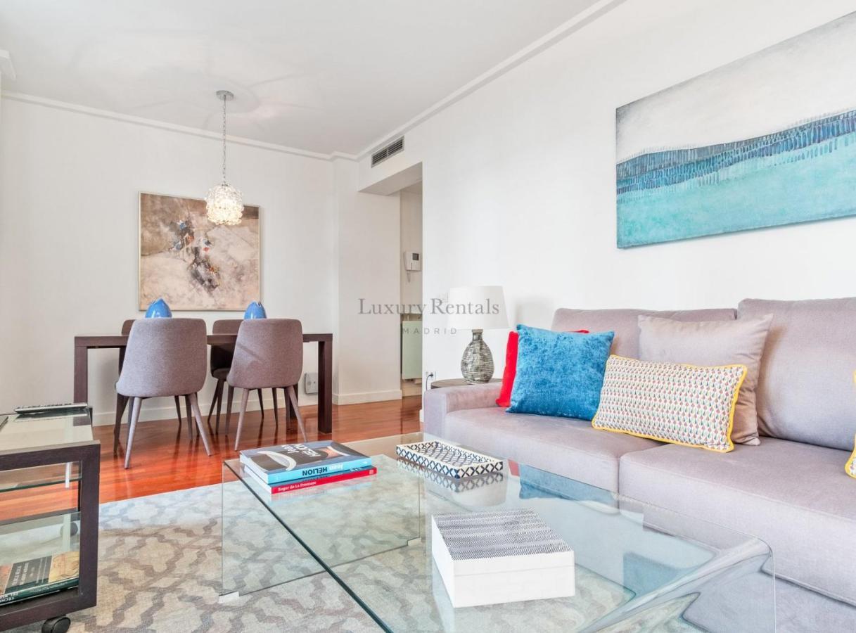 Charming 2-Bedroom Apartment In Retiro Perfect Madrid Location Buitenkant foto